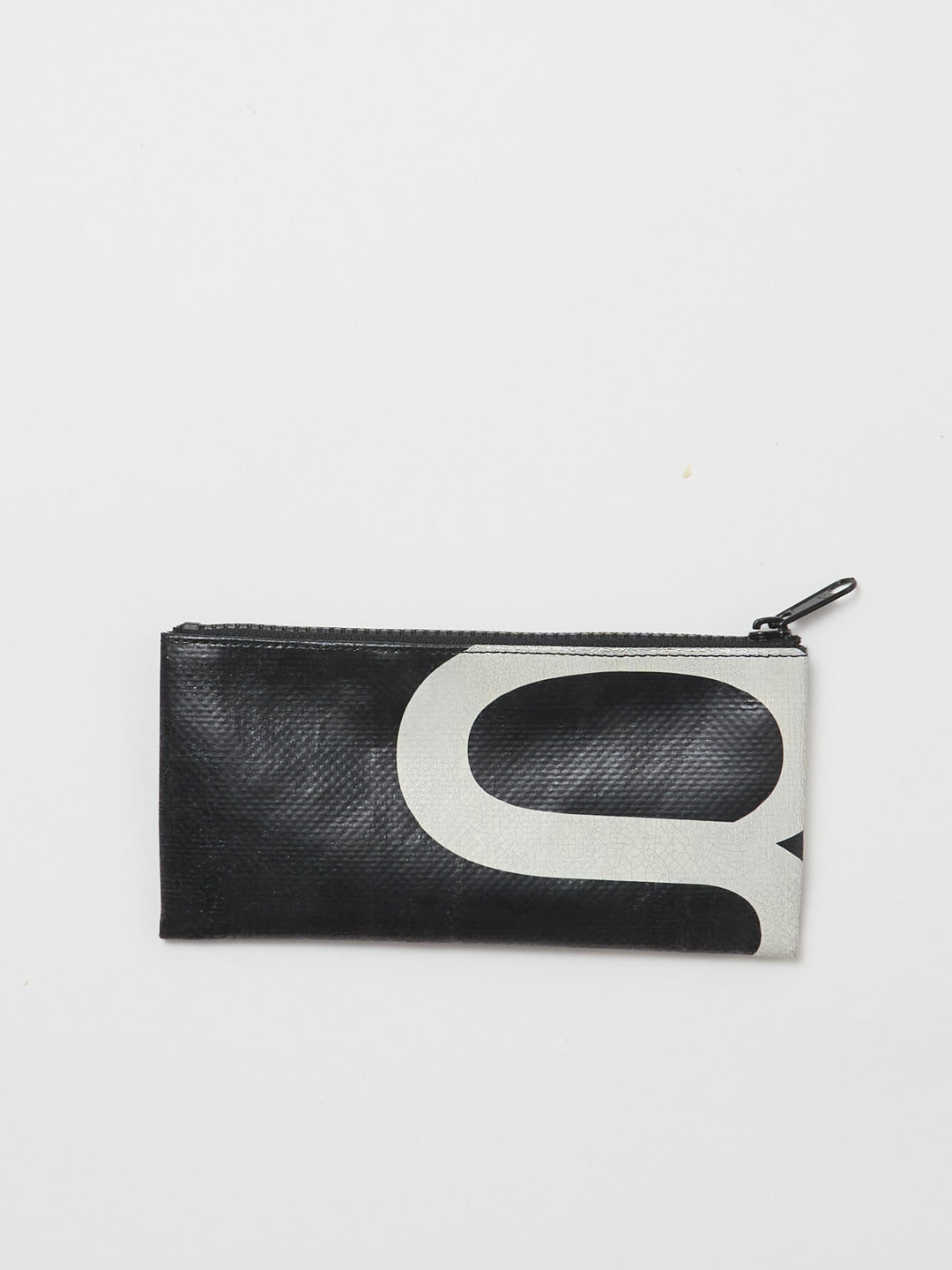 F06 Serena - black white