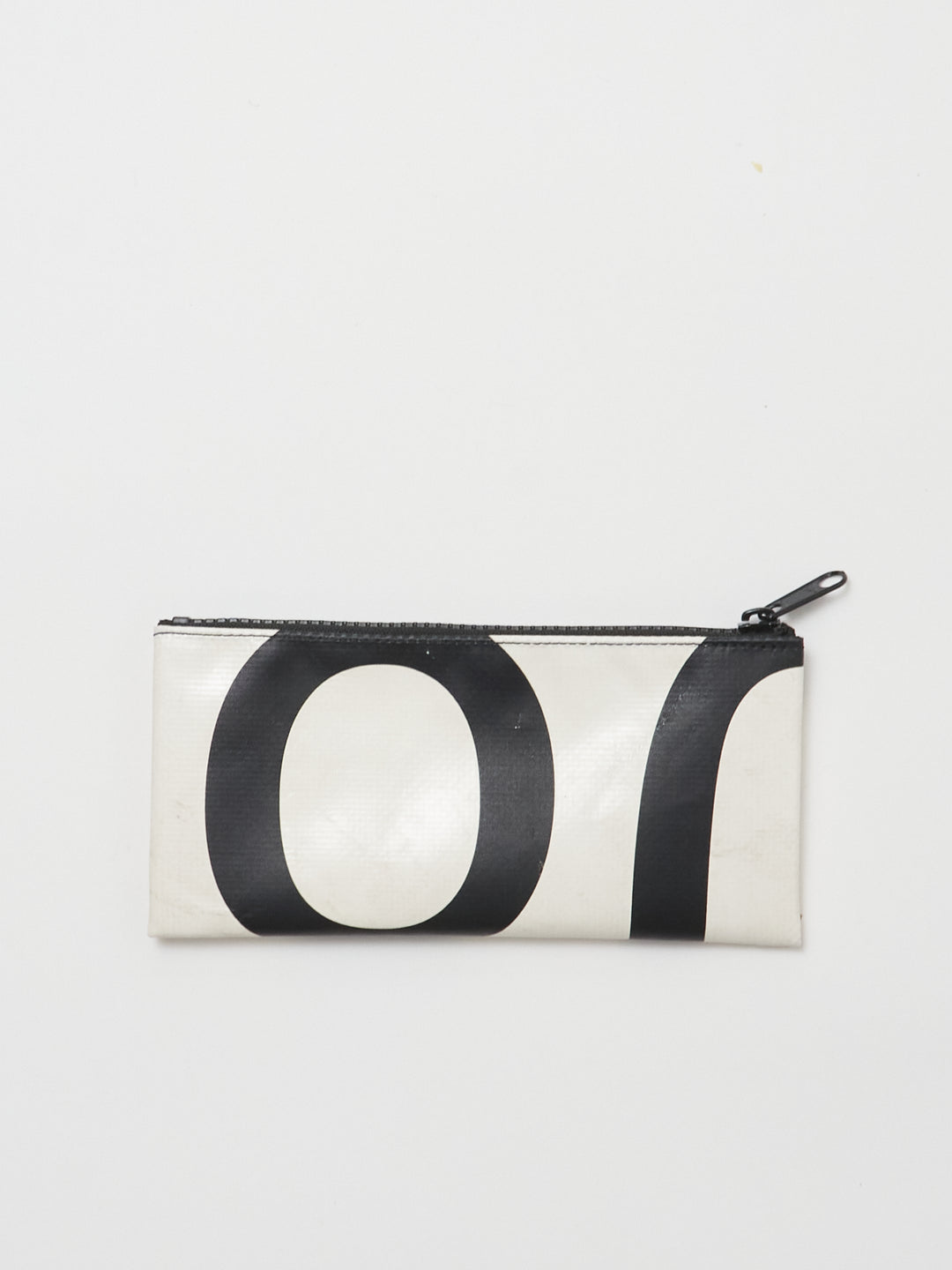 F06 Serena - white black