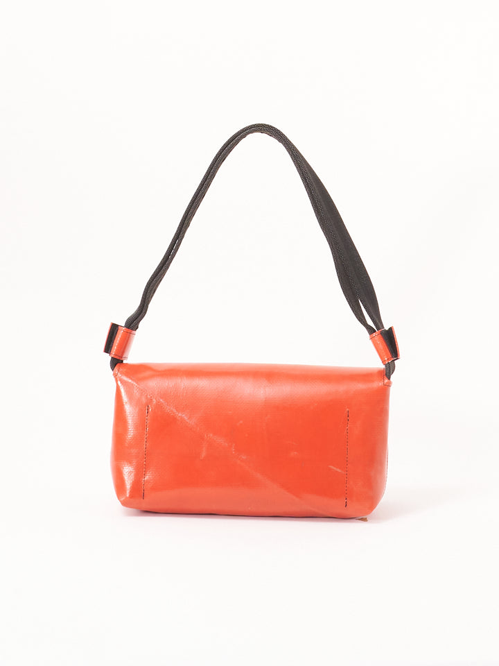 F171 LAURA - red white