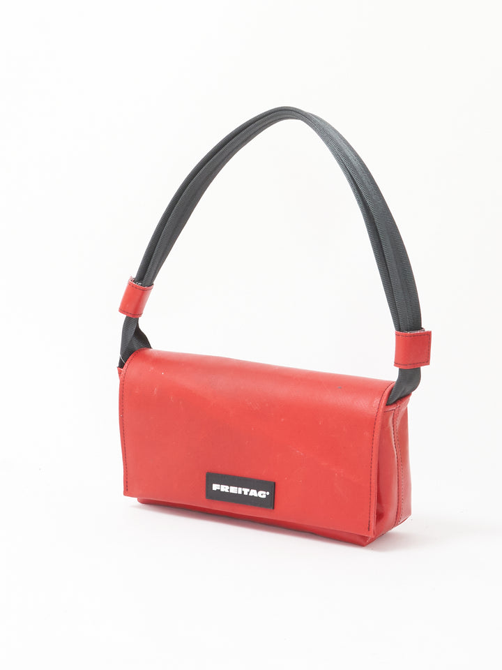 F171 LAURA - red