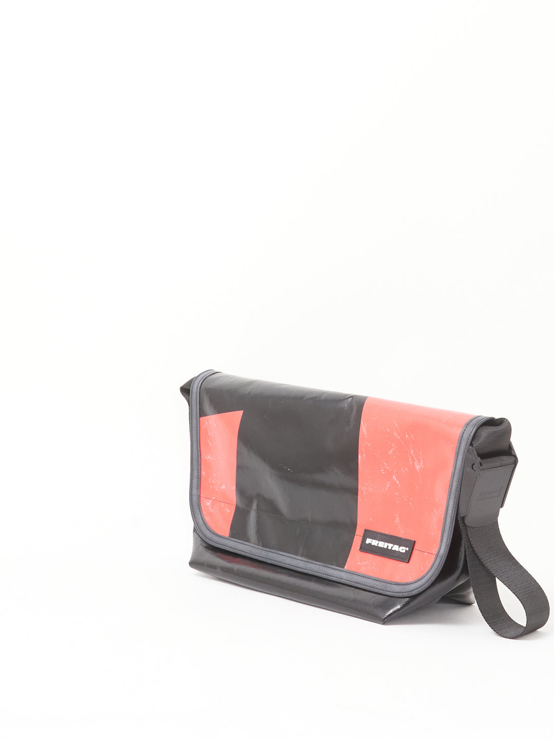 F42 SURFSIDE 6 - black red