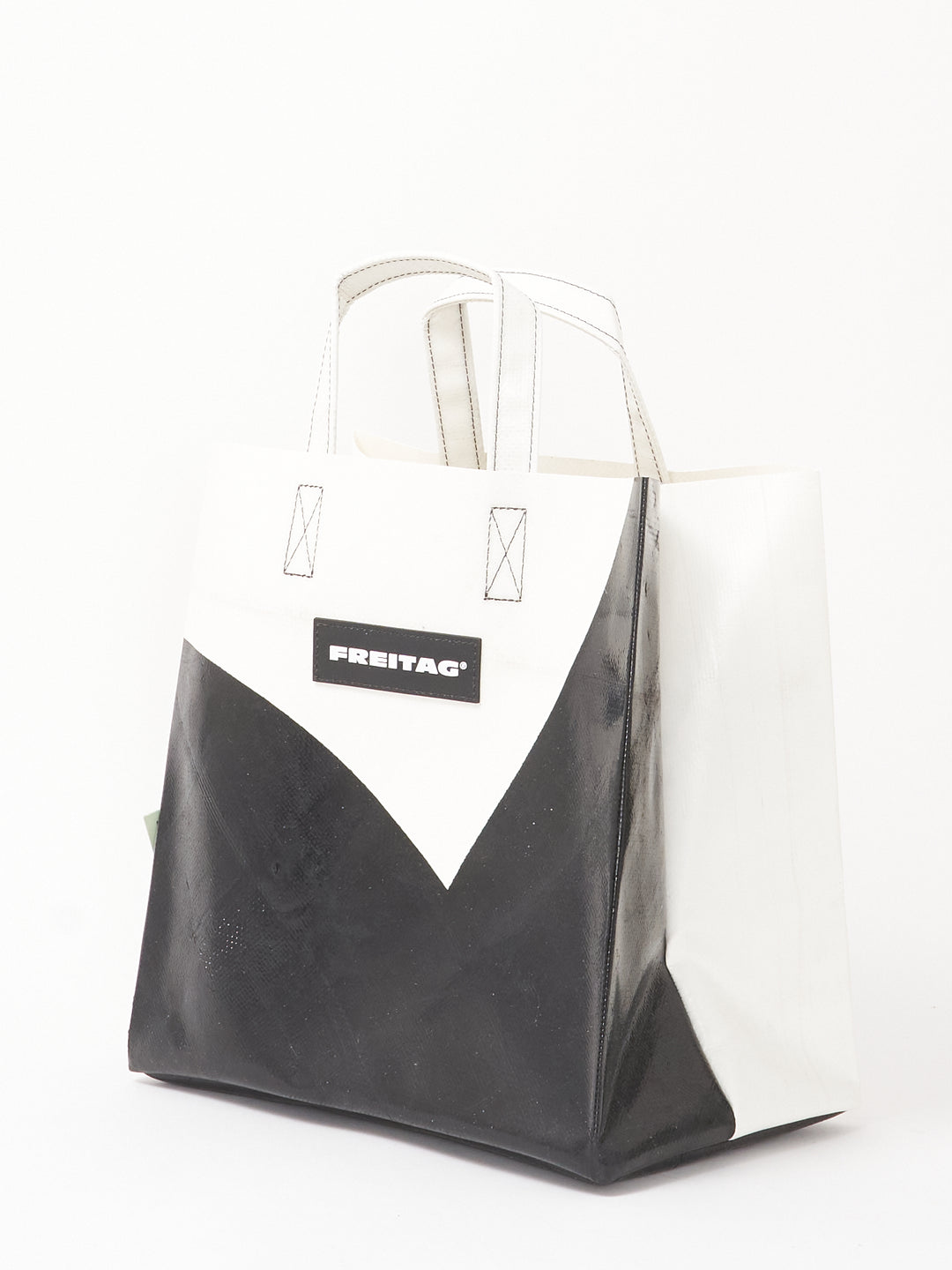 F250 Sonny - black white