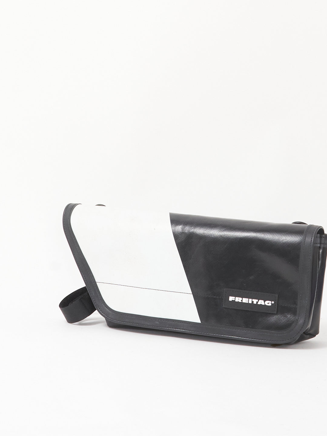 F141 BERYL - black white