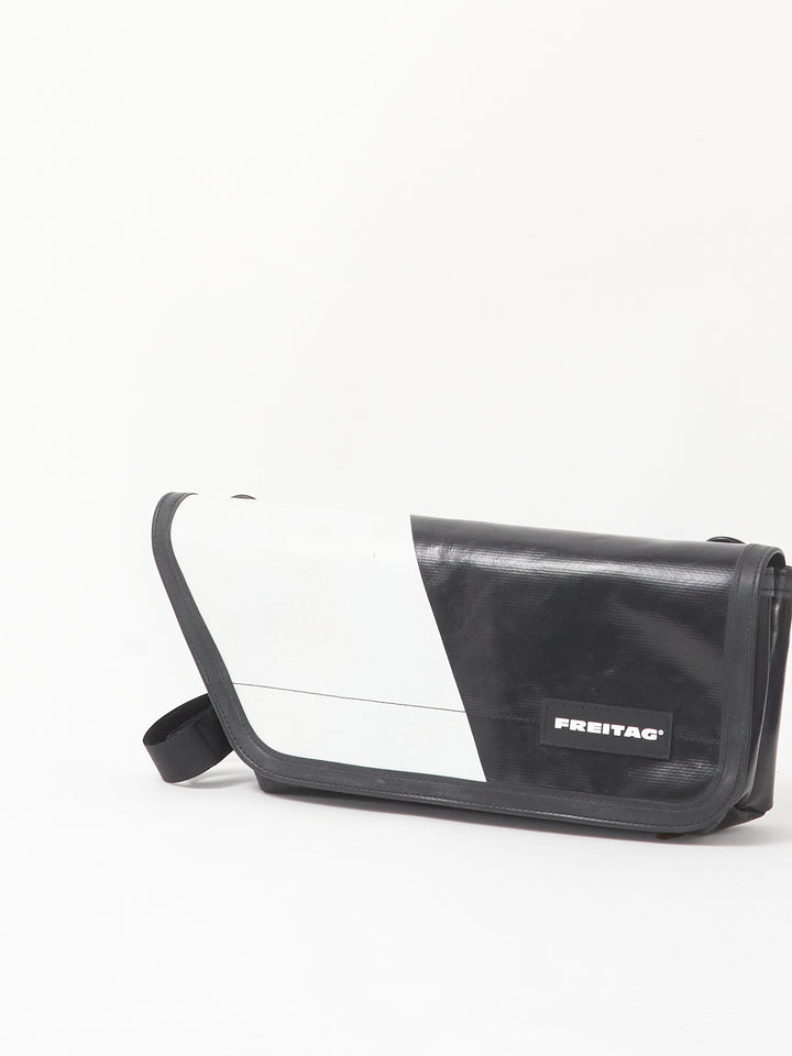 F141 BERYL - black white