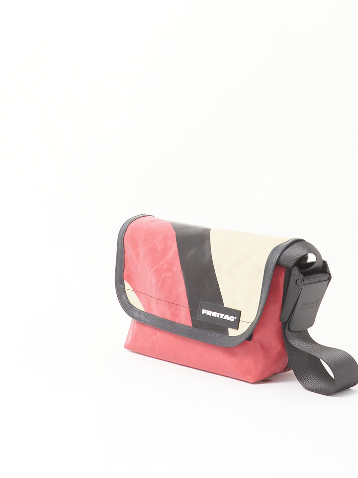 F41 Hawaii Five-O  - red black beige
