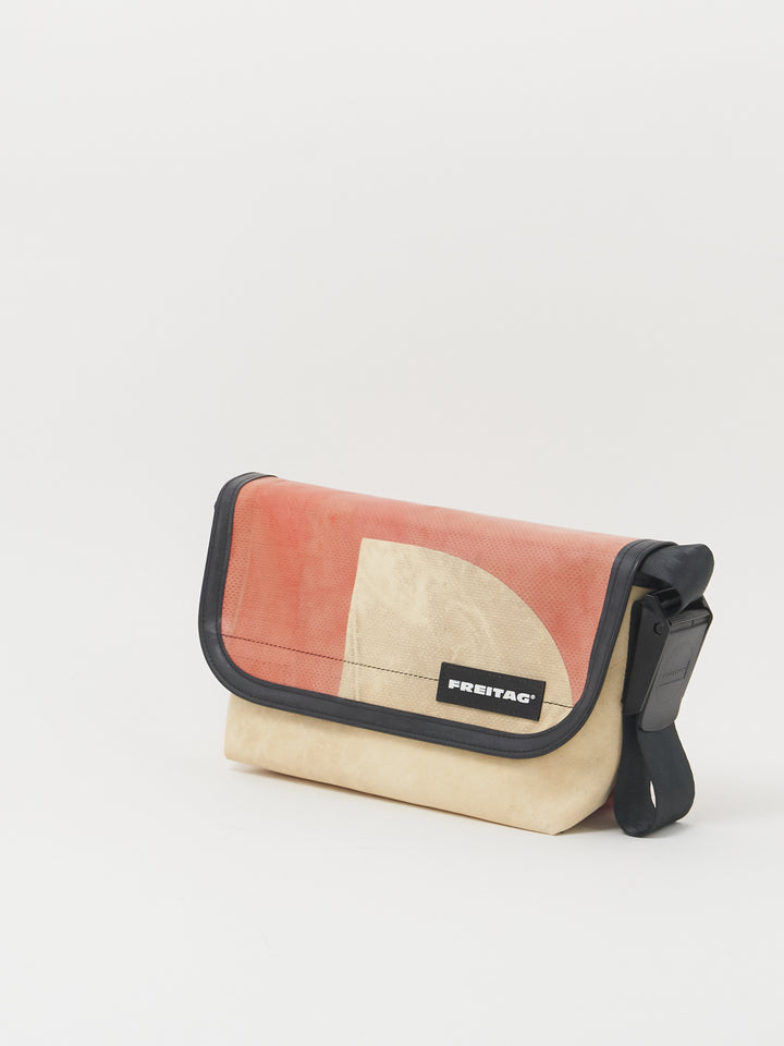 F41 Hawaii Five-O  - beige red