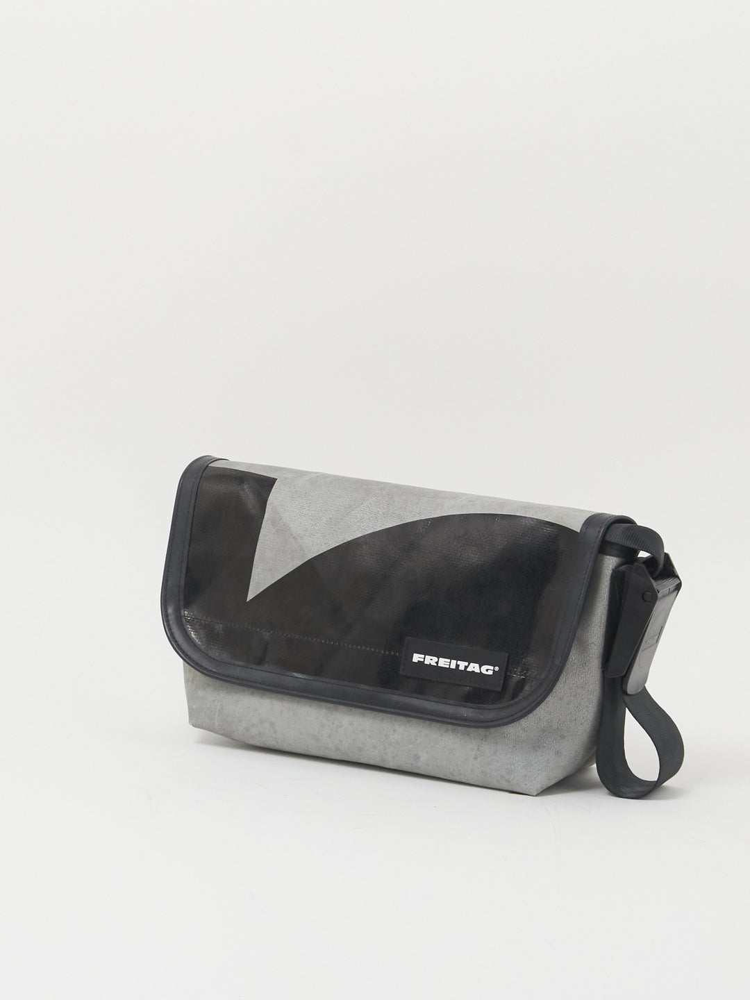 F41 Hawaii Five-O  - silver black