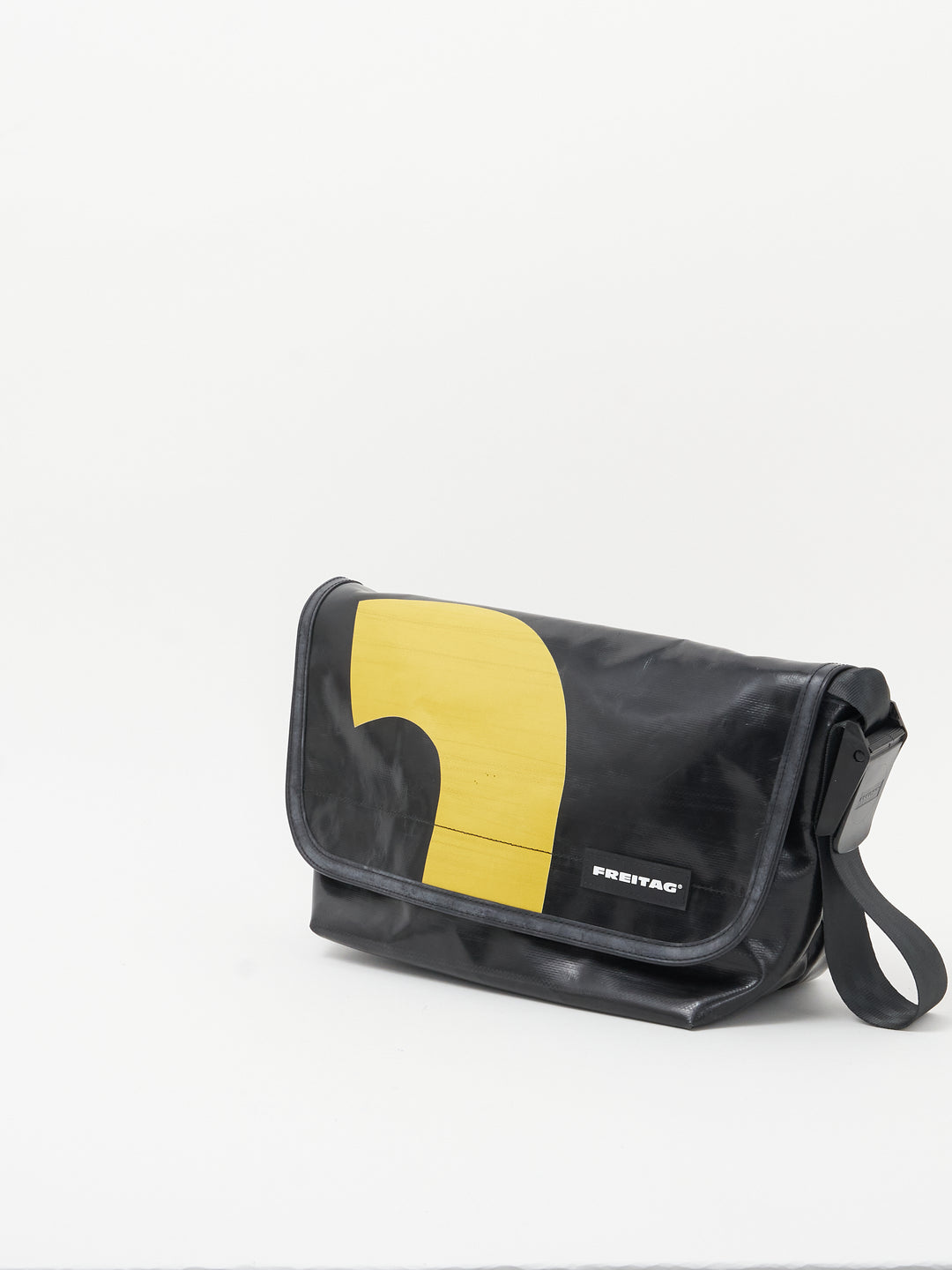 F42 SURFSIDE 6  - black yellow