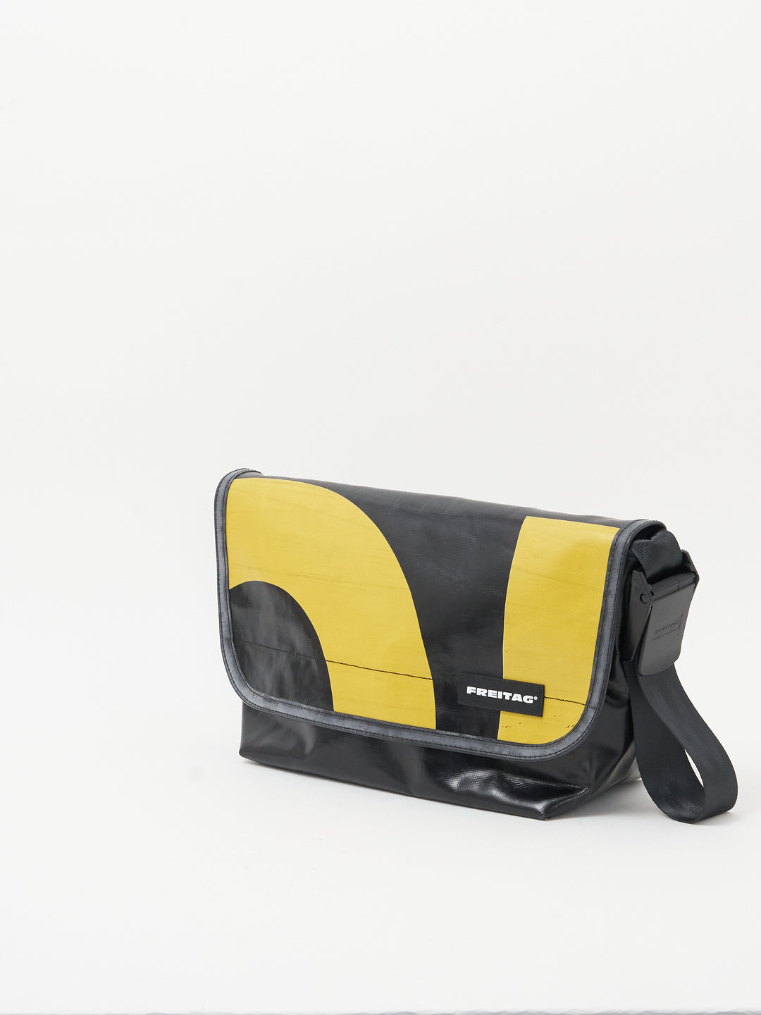 F42 SURFSIDE 6  - black yellow