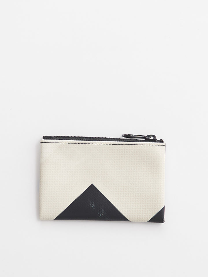 F05 BLAIR - black white