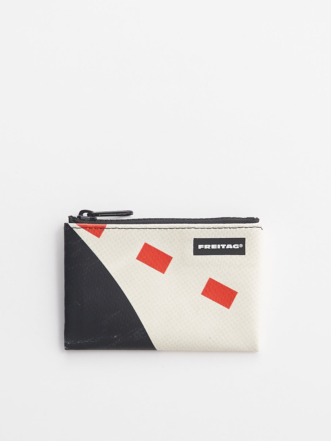 F05 BLAIR - white black red