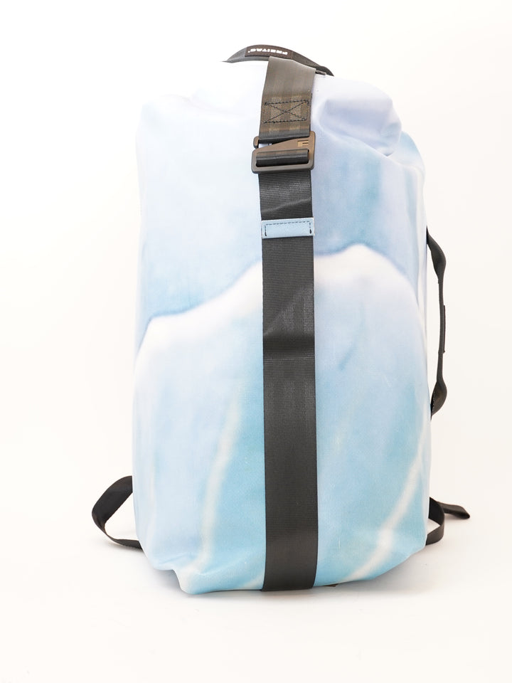 F511 Skipper - pool blue