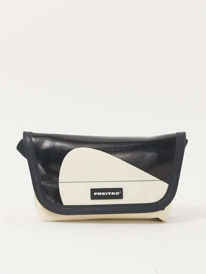 F40 Jamie -black white