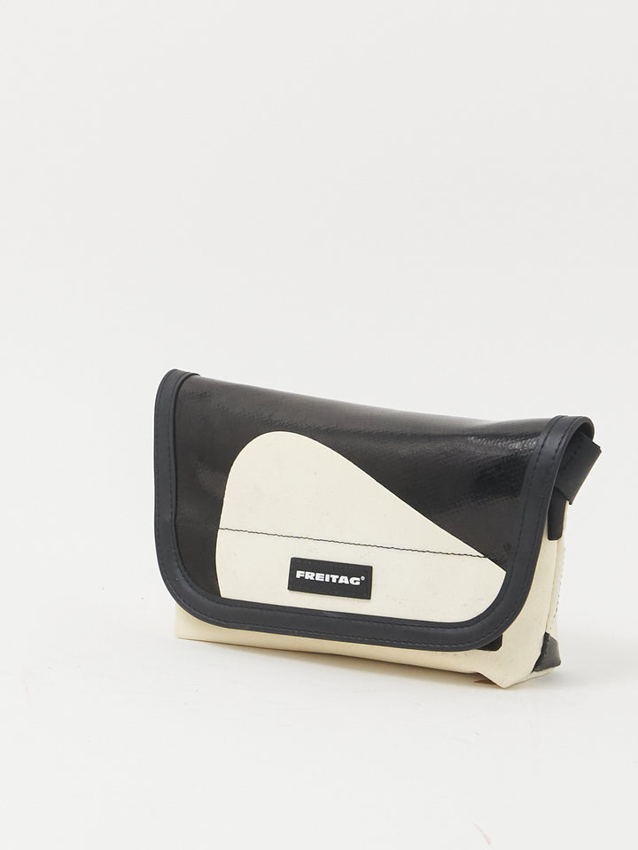 F40 Jamie -black white