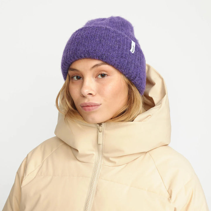 Fluffy Beanie -purple