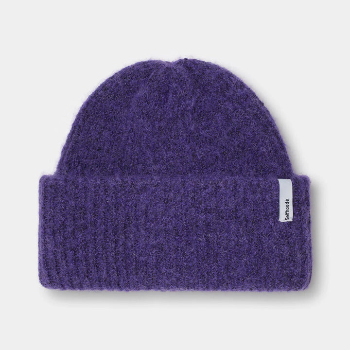 Fluffy Beanie -purple