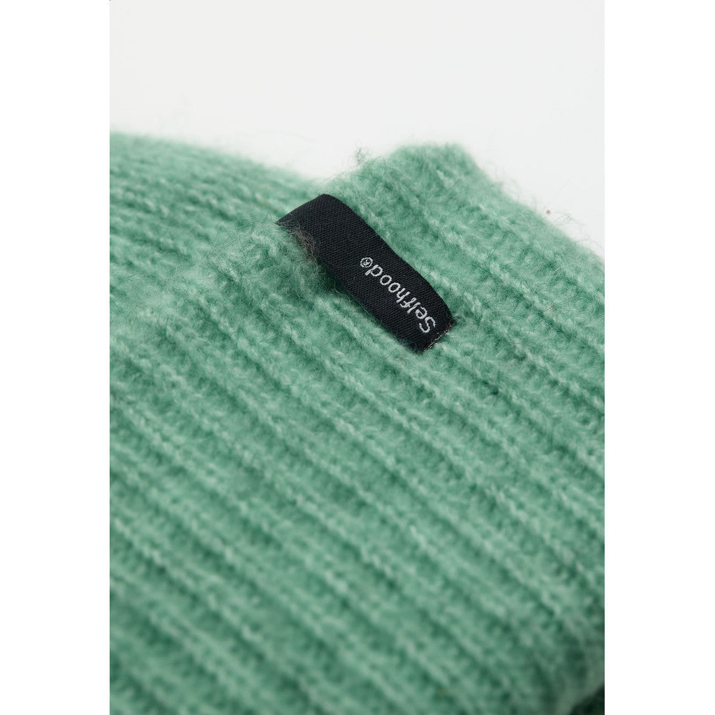 Fluffy Beanie - turquoise