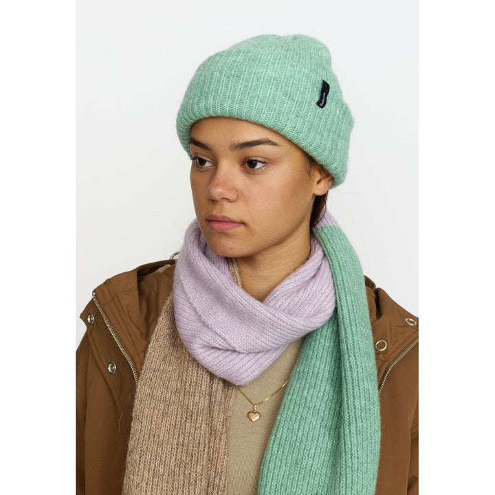 Fluffy Beanie - turquoise