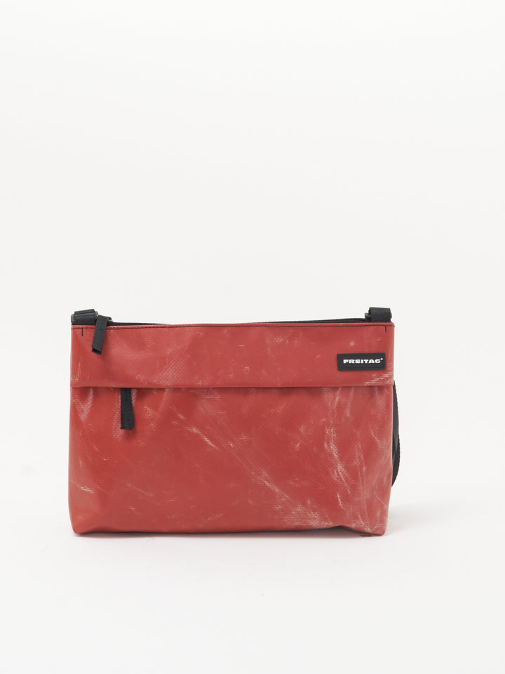 F553 Lou - red