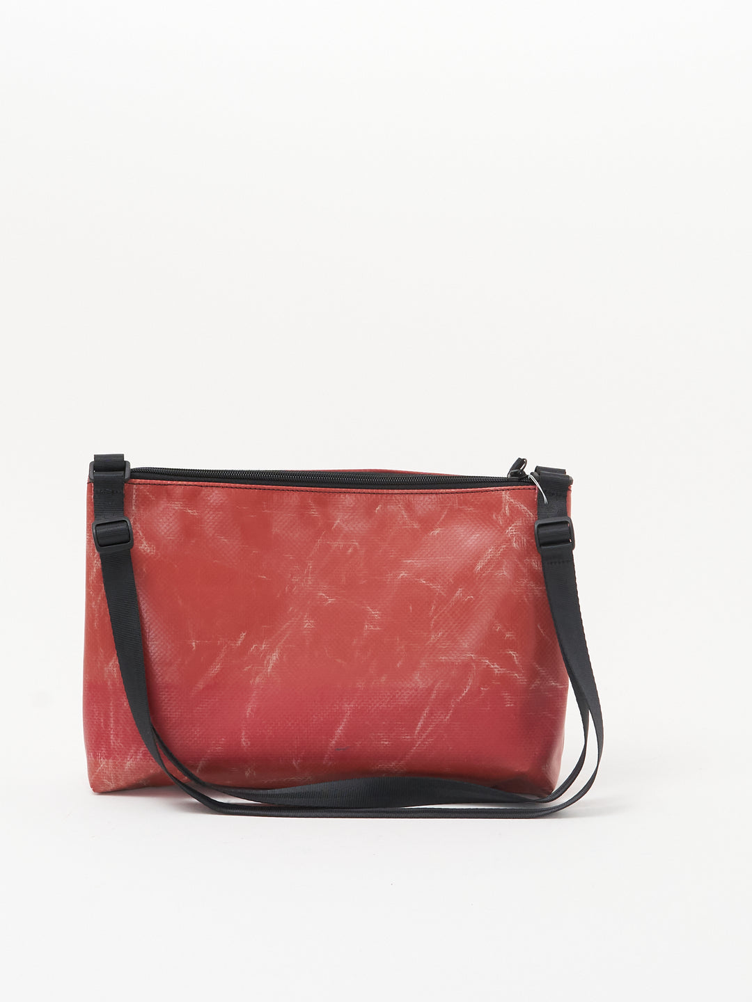 F553 Lou - red