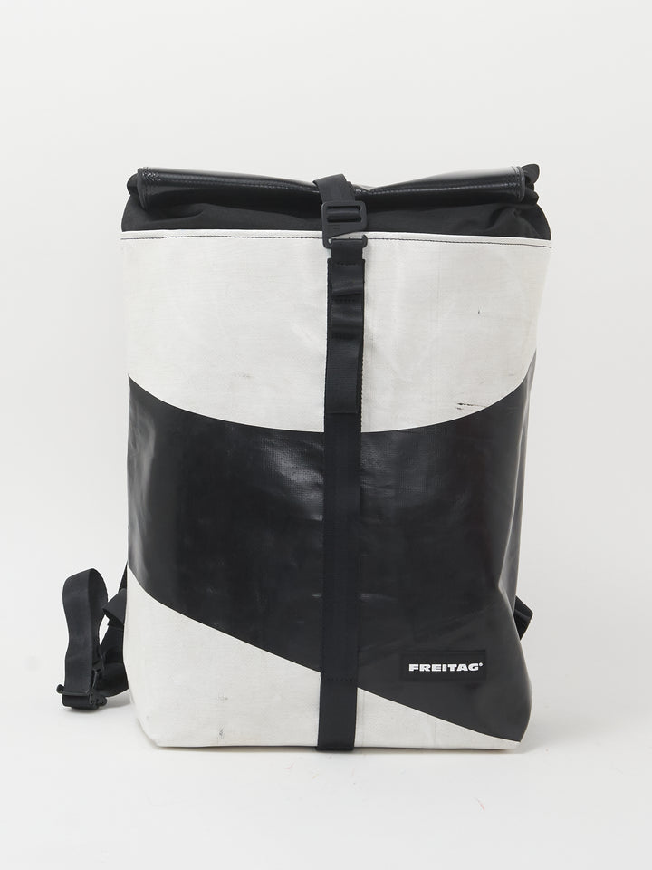 F155 Clapton -   black white