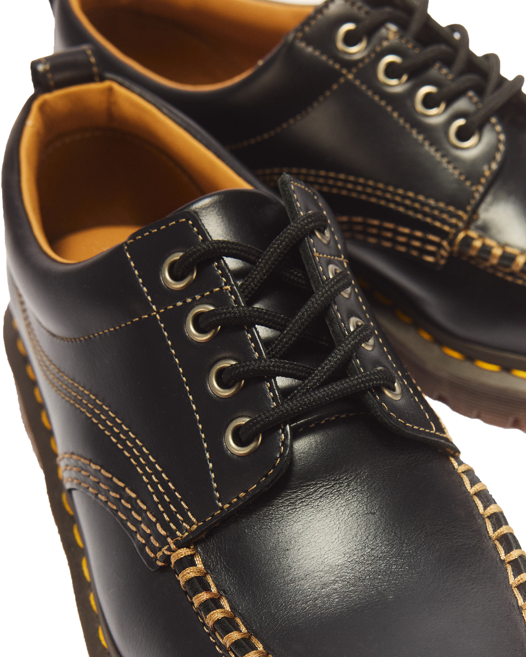 LOWELL BLACK LEATHER MOC TOE