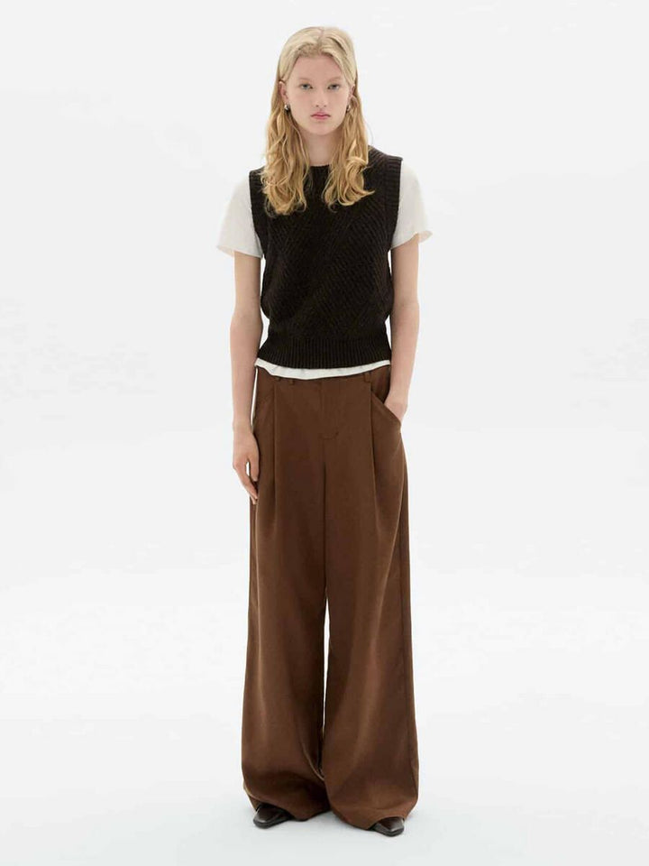 KAIA KNITTED VEST- BROWN