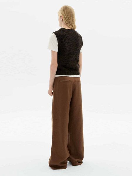 KAIA KNITTED VEST- BROWN