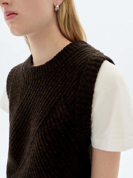 KAIA KNITTED VEST- BROWN