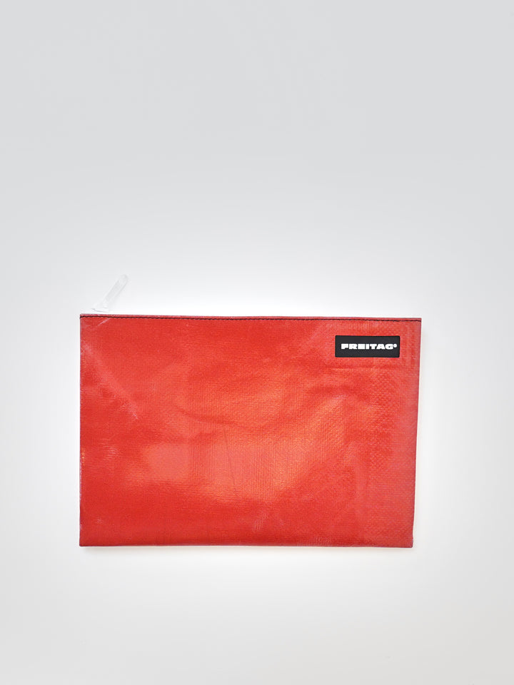 F07 Chuck - red